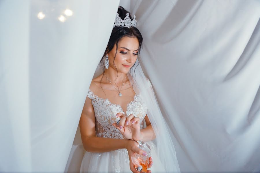 Fotografo di matrimoni Cristina Melenciuc (cristinamelenciu). Foto del 5 settembre 2019