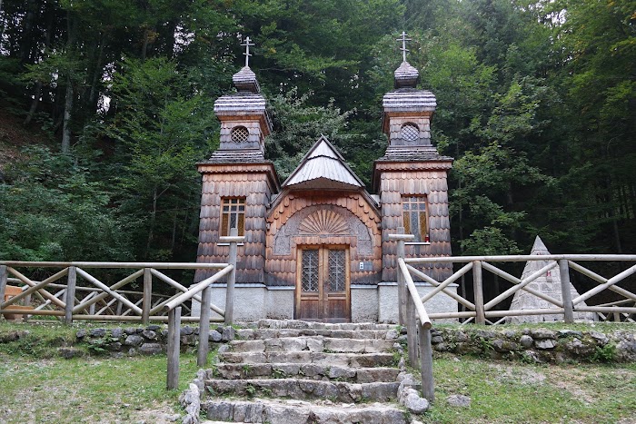 ESLOVENIA EN VERDE Y TURQUESA + VENECIA DE POSTRE - Blogs de Eslovenia - GARGANTAS Y NACIMIENTO DEL SOČA, PASO VRŠIČ Y LAGO JASNA (19)