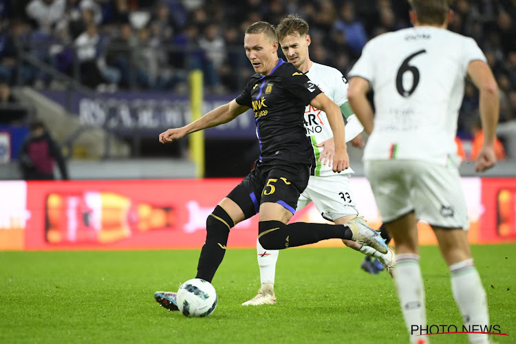 Titularis Anderlecht spreekt voor het eerst over traumatische gebeurtenis: "In het begin kijk je altijd over je schouder"