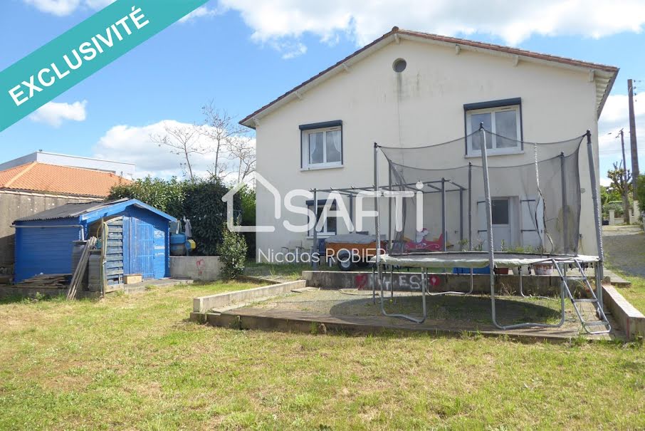 Vente maison 5 pièces 130 m² à Saint-Maixent-l'Ecole (79400), 209 990 €