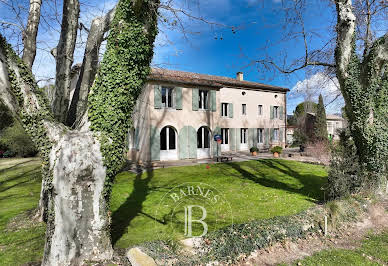 Maison avec piscine et jardin 19