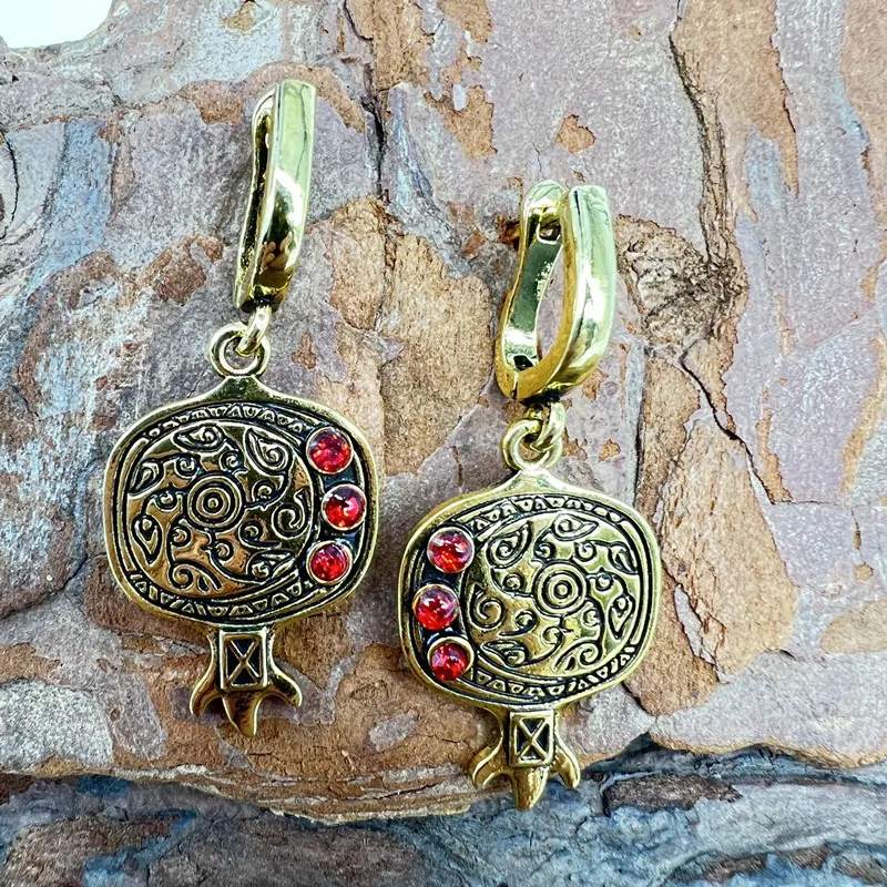 Pomegranate Gold Earrings, European and American Style. Timeless elegance with a touch of gold. Beautiful jewelry to enh