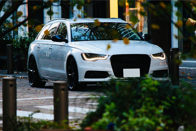A6 アバントのAudi・A6アバント・Audi A6 Avant・Audiのある生活・芸術の秋に関するカスタム事例の投稿画像8枚目