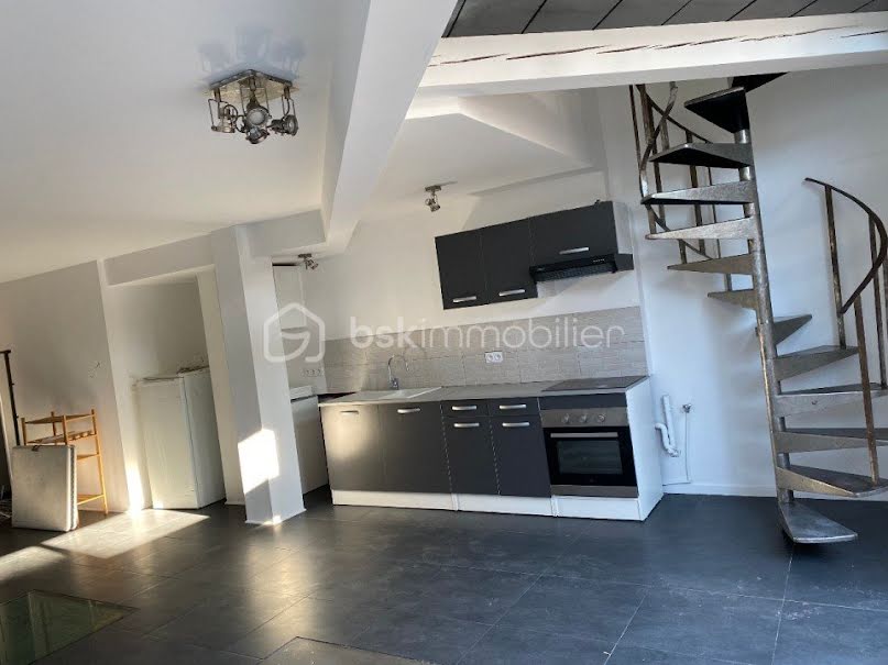 Vente maison 11 pièces 373 m² à Nimes (30000), 389 000 €