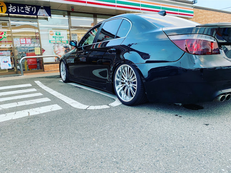 😪🤭😪さんが投稿したbmw・E60・ワンオフ足・過去車・クルマ好きと繋がりたいに関するカスタム事例の投稿画像2枚目