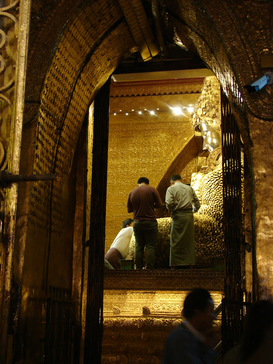 mahamuni pagoda - manalay