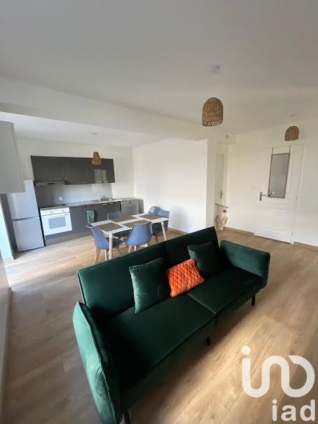 Location meublée appartement 3 pièces 49 m² à Saint-Etienne (42000), 760 €