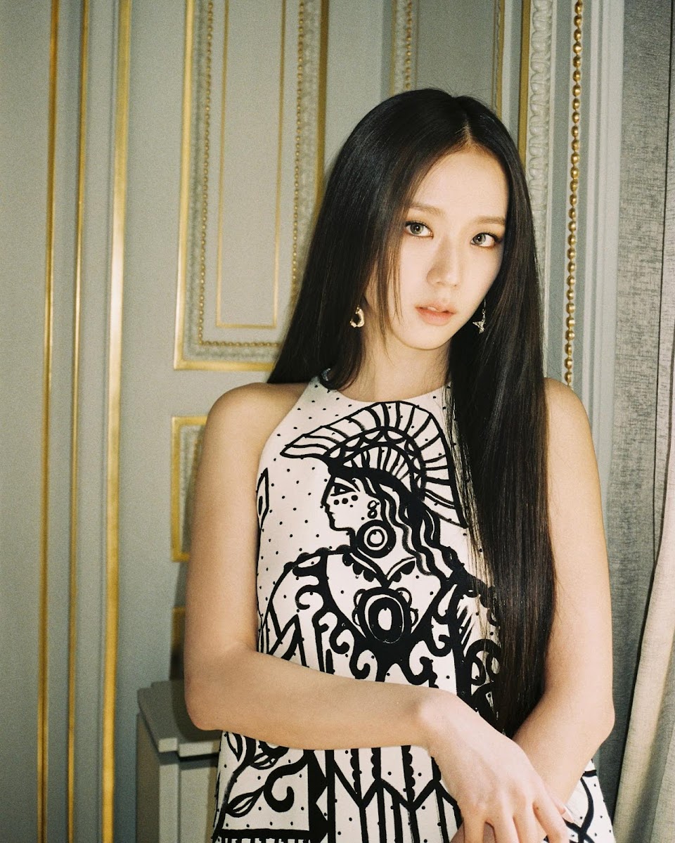 Spotted at Paris Fashion Week: Blackpink's Jisoo and Jennie, Squid