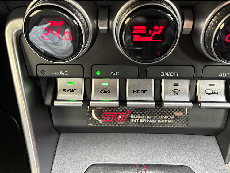 BRZのカップカーベーシック・初カスタム・と言ってもさりげなく・全く目立たない🤣に関するカスタム事例の投稿画像6枚目