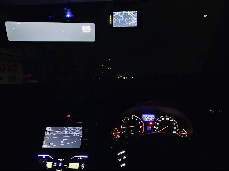 ブレイドの川越市某所・真夜中・仕事帰りに📸・闇に沈む愛車・運転席まわりの写真に関するカスタム事例の投稿画像2枚目