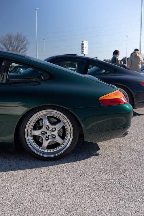 ランクロさんが投稿したポルシェ911・porsche911・Porsche・被写体募集中・今年もよろしくお願いしますに関するカスタム事例の投稿画像5枚目
