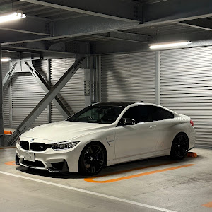 M4 クーペ F82