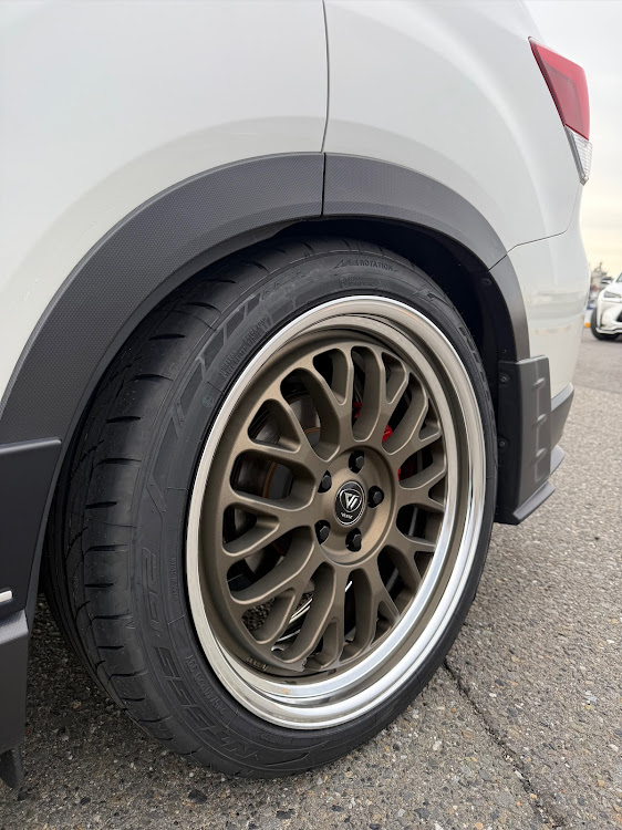 フォレスターのホイール交換・車高調整・3月もよろしくお願いします・#kuhlracing・ベルズホイールに関するカスタム事例の投稿画像1枚目
