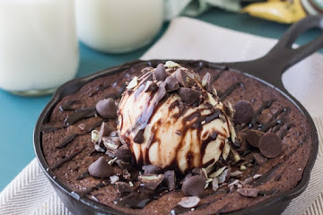 Chocolate Mint Skillet Brownie