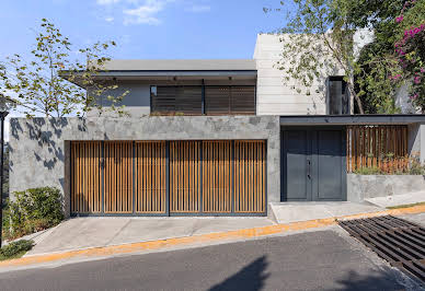 House with garden and terrace 1