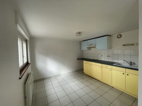 Location  appartement 1 pièce 27 m² à Saint-die-des-vosges (88100), 382 €