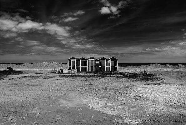 Spiaggia abbandonata  di Aldo Rizzardi 