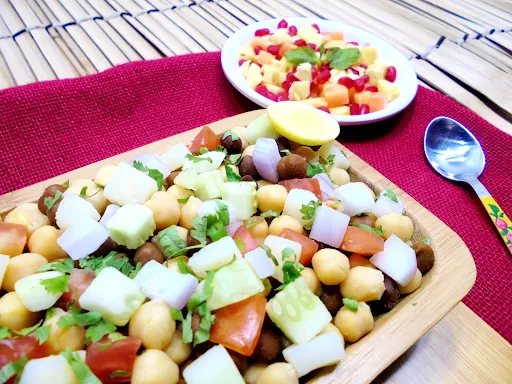 Healthy Chana And Fresh Fruit Salad