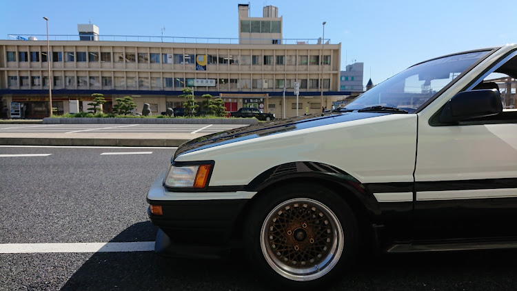 カローラレビンのAE86・カローラレビン・ハチロク・湘南組・休日の過ごし方に関するカスタム事例の投稿画像1枚目