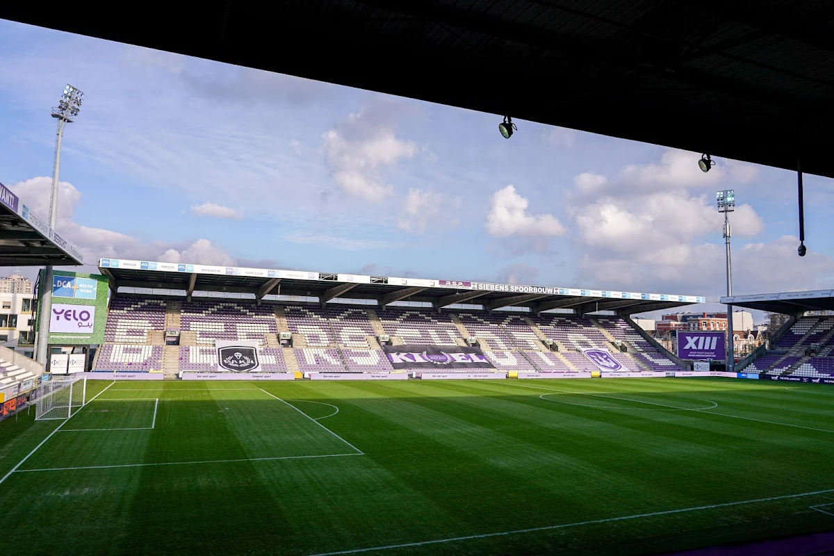 Dan toch nog versterkingen voor Peter Maes? Drie jonge testspelers mogen zich bewijzen bij Beerschot 