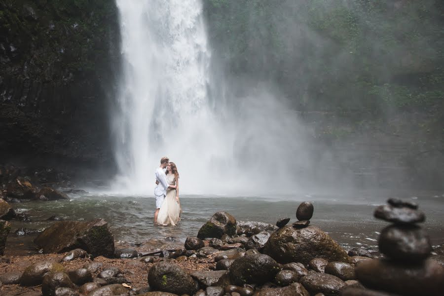 Fotógrafo de casamento Aleksandr Insayder (malahov). Foto de 4 de dezembro 2017