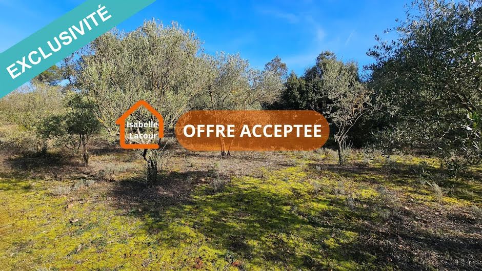 Vente terrain  910 m² à Sillans-la-Cascade (83690), 91 000 €