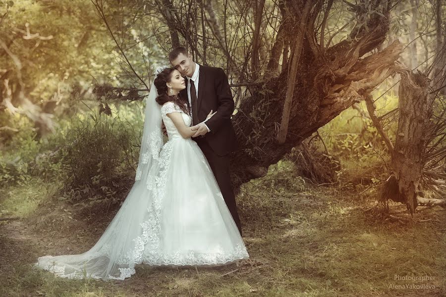 婚禮攝影師Alena Yakovleva（alenayakovleva）。2016 7月25日的照片