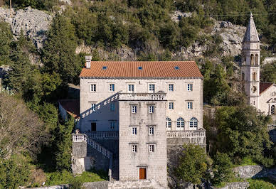 House with terrace 1