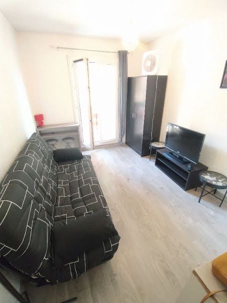 Location meublée appartement 1 pièce 17 m² à Salon-de-Provence (13300), 460 €