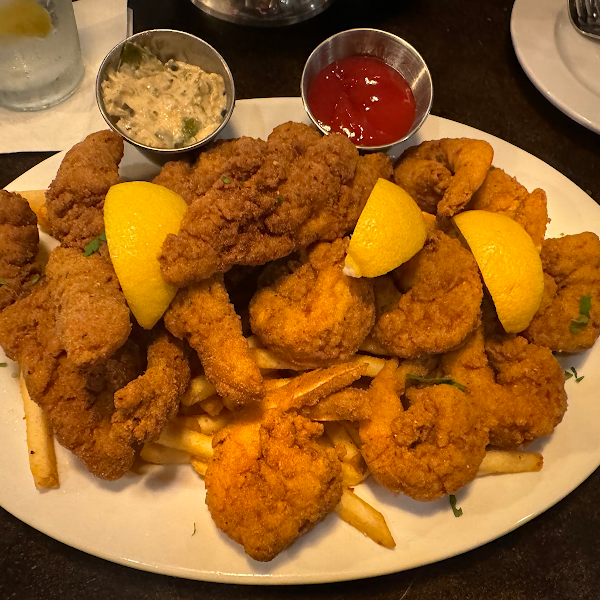 Louisiana Corn Fried Seafood (it comes woth catfish, shrimp, and oysters along with shoestring fries)