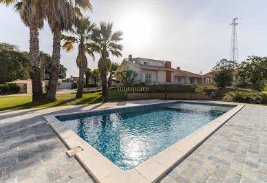 House with pool and terrace 8