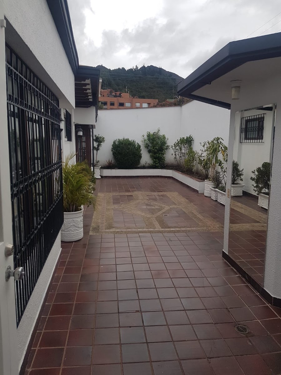 Casa En Venta - Santa Barbara Alta, Bogota