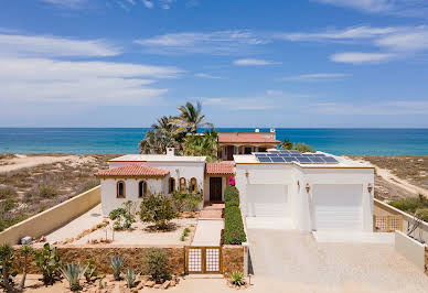 Maison avec piscine et terrasse 4