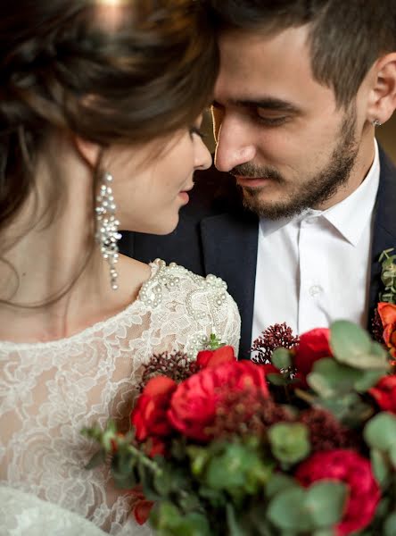 Fotógrafo de casamento Elvira Gilmanova (gilmanovaer). Foto de 8 de janeiro 2018