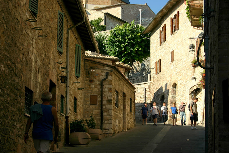 Passeggiando, il paese mi scalda. di clo