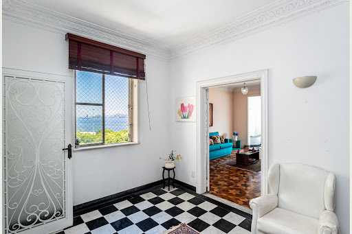 Entrance hall with checkered floor - Luxury property for sale in Rio de Janeiro, 4 bedrooms