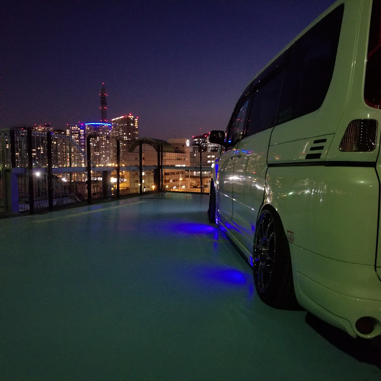 セレナの秘密の場所・夜景と愛車・📸活🎵・浜の夜景に関するカスタム事例の投稿画像2枚目