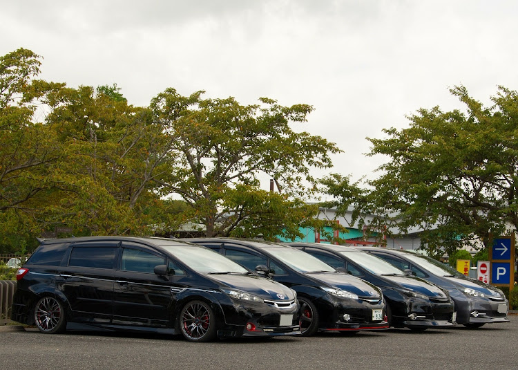 ウィッシュのWISH・NoTorious〓・オフ会・みんなでつくろうホイール図鑑に関するカスタム事例の投稿画像1枚目