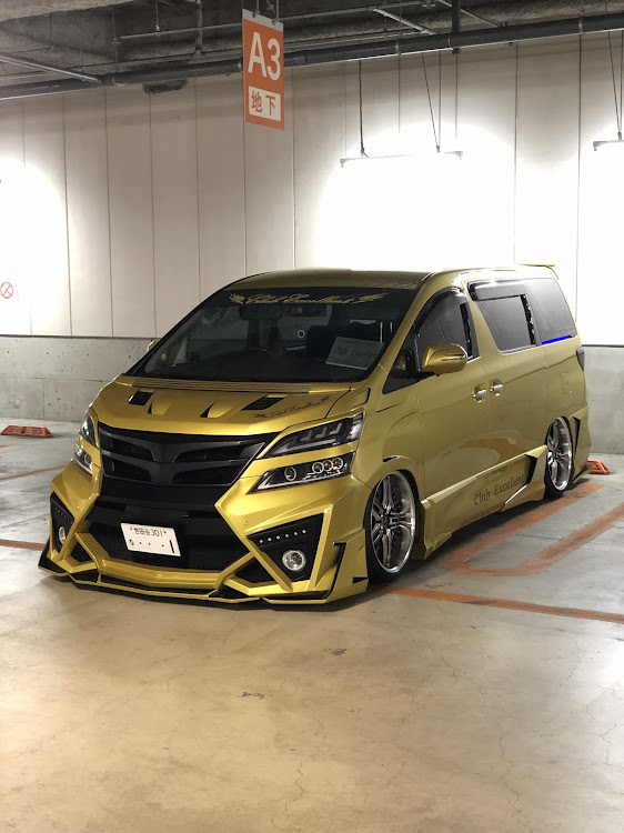 ヴェルファイアのヴェルファイア・地下駐車場盛り・オールペン・club excellent・カスタムカーに関するカスタム事例の投稿画像4枚目