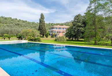 Villa with pool and garden 1