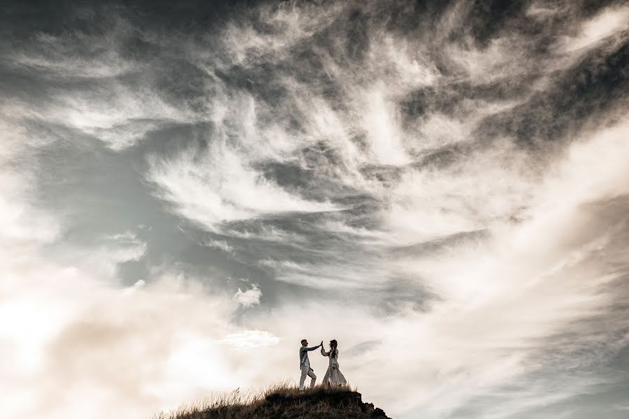 Wedding photographer Vladimir Lesnikov (lesnikov). Photo of 17 August 2023