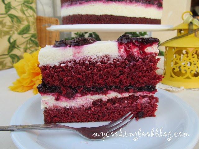 Торта червено кадифе с малини (Red Velvet Cake)