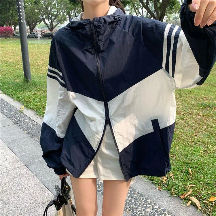 Women's Contrast Color Hooded Sun Protection Clothing, Loose Thin Coat. Lightweight summer jacket offering sun protectio