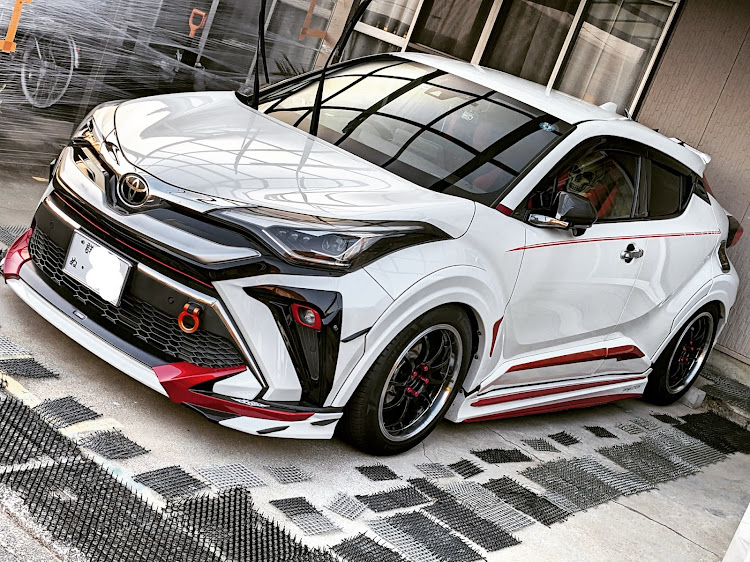 C-HRの9月も終わりますね・10月もよろしくお願いします・洗車・スマホ撮影に関するカスタム事例の投稿画像1枚目