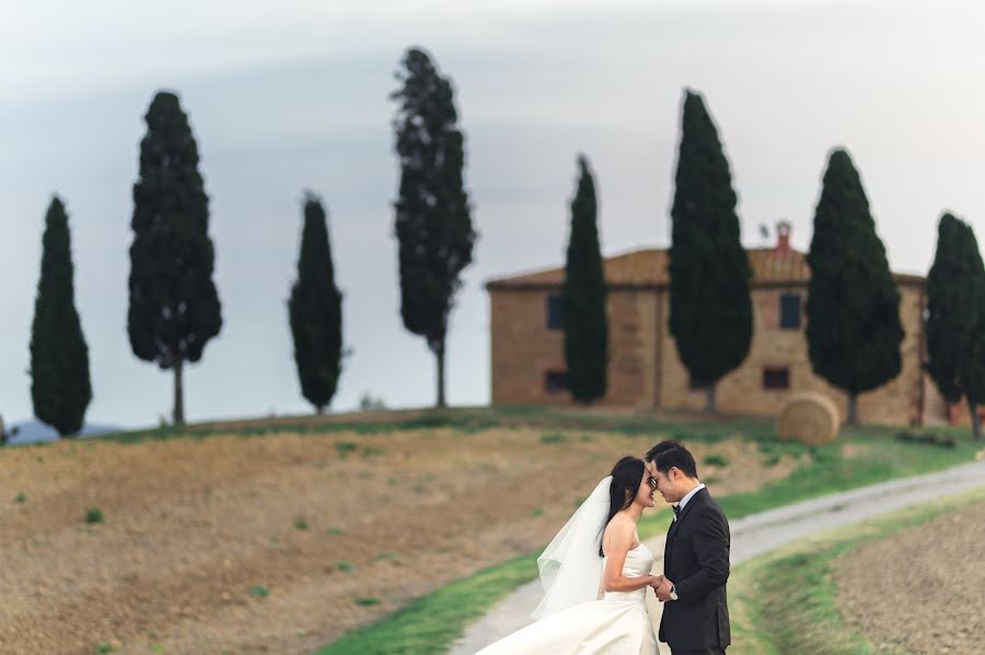 Wedding photographer Nicolò Mari (nicomariphoto). Photo of 25 November 2023