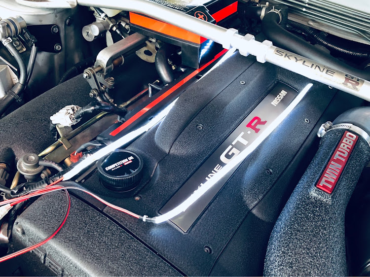 スカイライン GT-RのDIY・スカイライン・スカイラインGTR BCNR33・LEDテープに関するカスタム事例の投稿画像1枚目