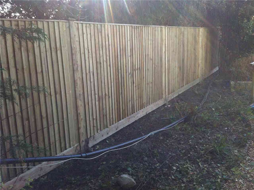 Supply and erect 12m 1.8m high close board fencing