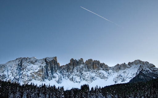 Majestic Winter Peaks Preview 1