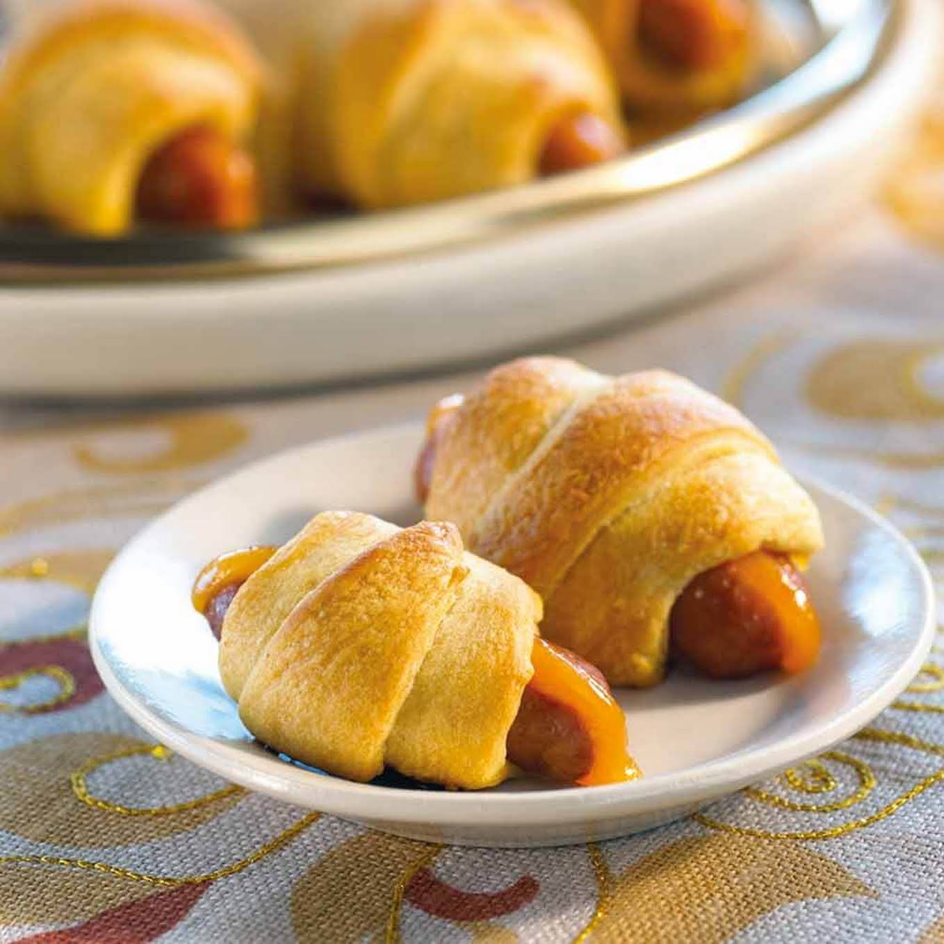 PILLSBURY CRESCENT ROLLS STUFFED WITH MINI MILKYWAYS - Hugs and Cookies XOXO