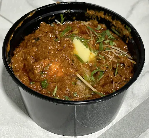 Chicken Tikka Masala (300 Ml) + 2 Laccha Paratha & Sirka Onion